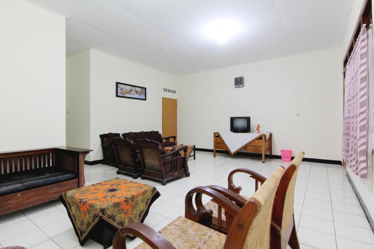 Hotel Wijaya 2 Калиуранг Экстерьер фото