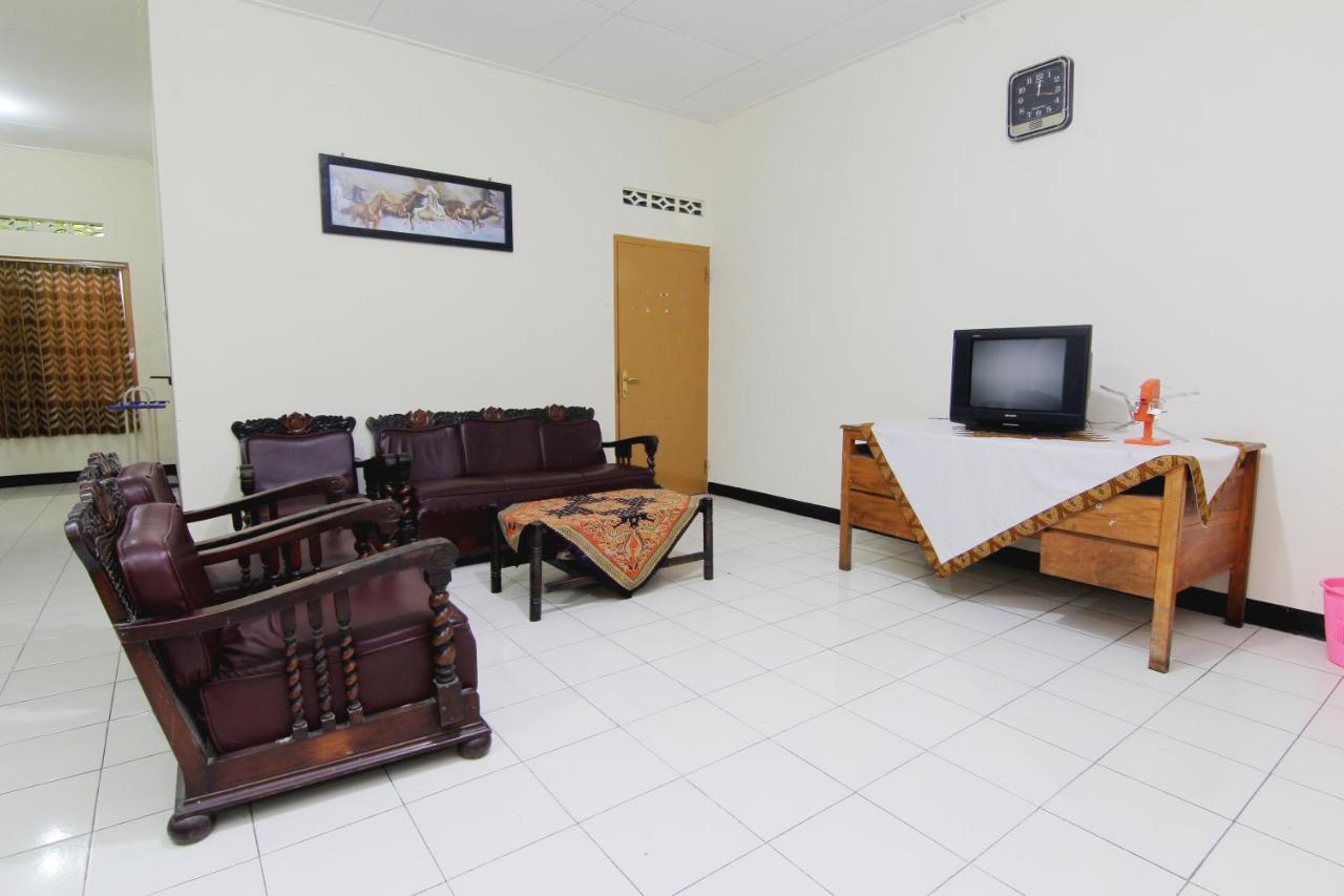 Hotel Wijaya 2 Калиуранг Экстерьер фото
