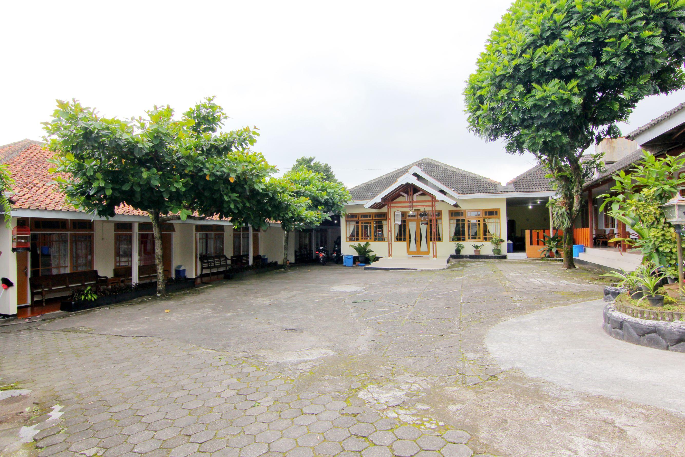 Hotel Wijaya 2 Калиуранг Экстерьер фото